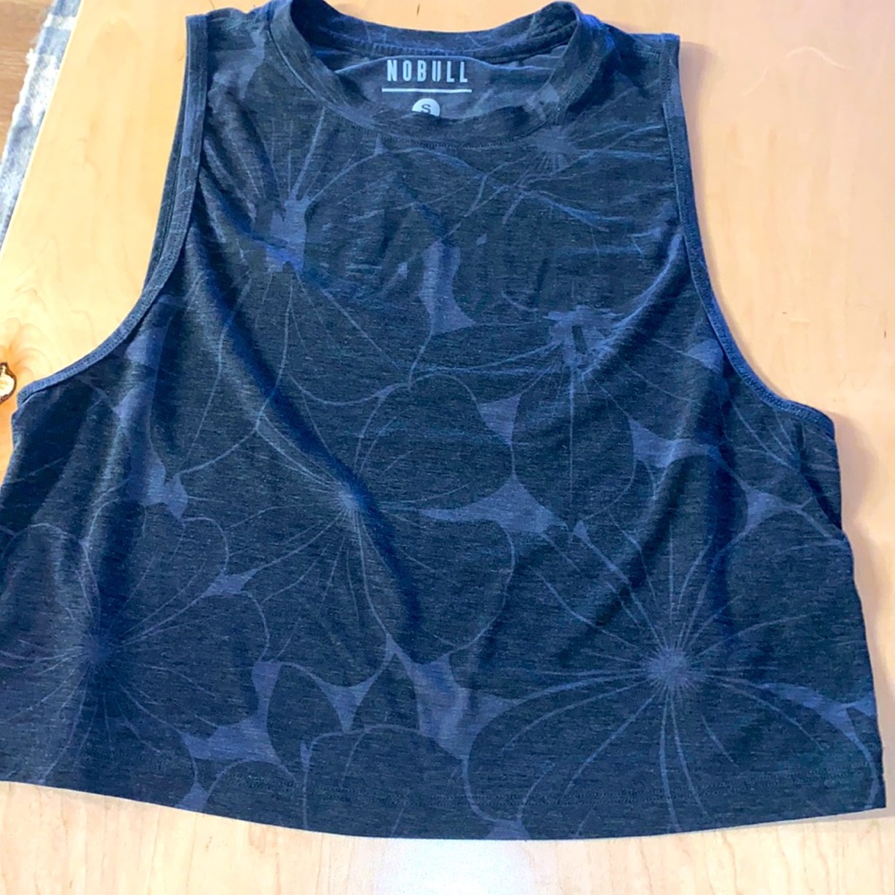 VEUC No Bull small women’s hibiscus crop tank